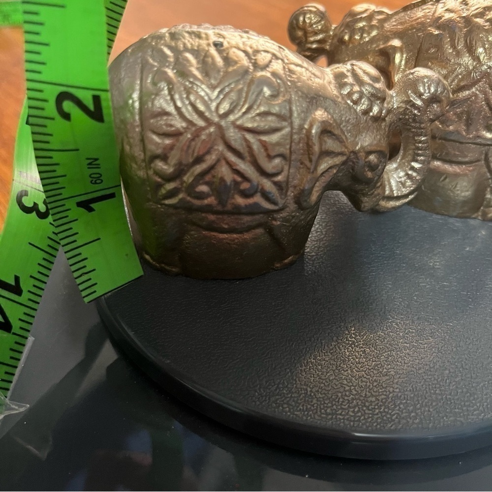 Elephant Salt and Pepper Shakers Gold Metal - Picture 11 of 11